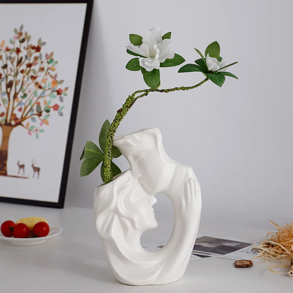 Kiss character couple vase, ceramic handicraft ornament, office home living room decoration gift, couple, vase