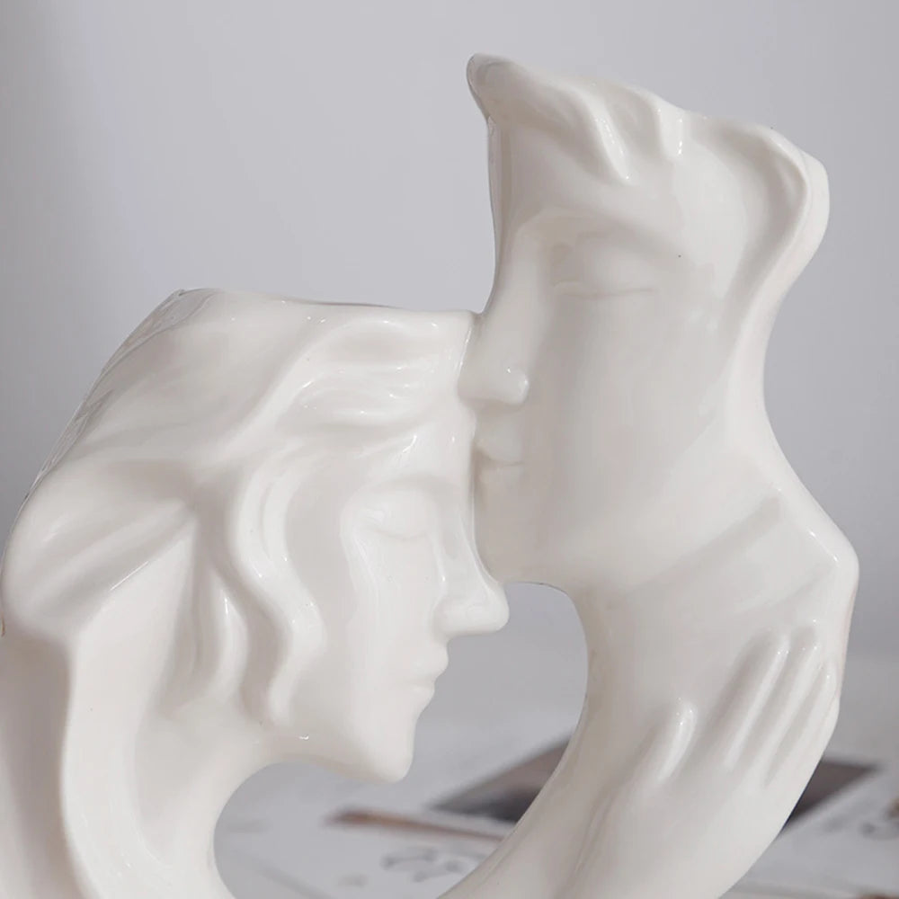 Kiss character couple vase, ceramic handicraft ornament, office home living room decoration gift, couple, vase